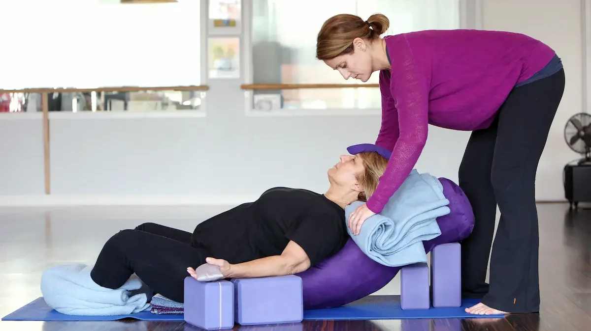 Featured image for “Yoga Therapy vs Yoga”